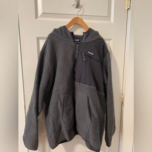 Patagonia Hooded Fleece in Grey
